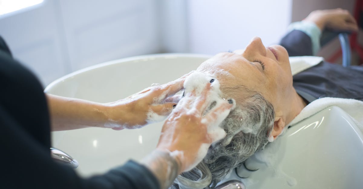 découvrez les dernières tendances et techniques de coiffure avec notre équipe de stylistes professionnels. que ce soit pour une coupe, une coloration ou des conseils personnalisés, votre transformation capillaire commence ici.